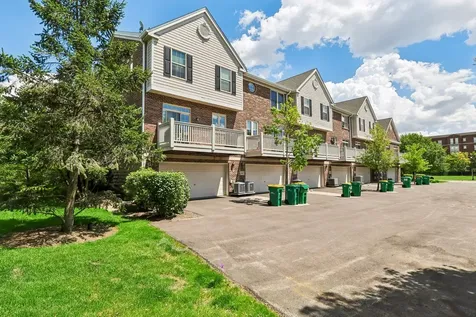 654 Astor Lane Wheeling IL 60090