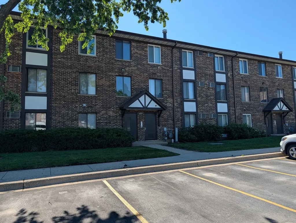 1003 Centurion Lane Vernon Hills IL 60061