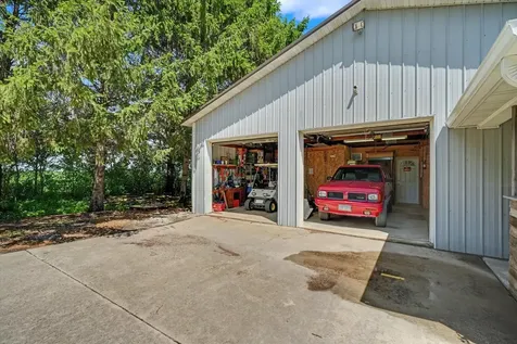 12509 East 3900 North Road Hoopeston IL 60942