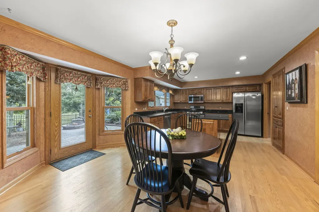 8S765 Singletree Lane Naperville IL 60565