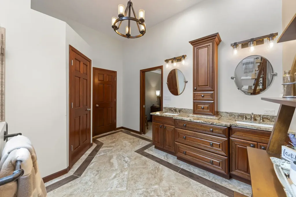 8S765 Singletree Lane Naperville IL 60565