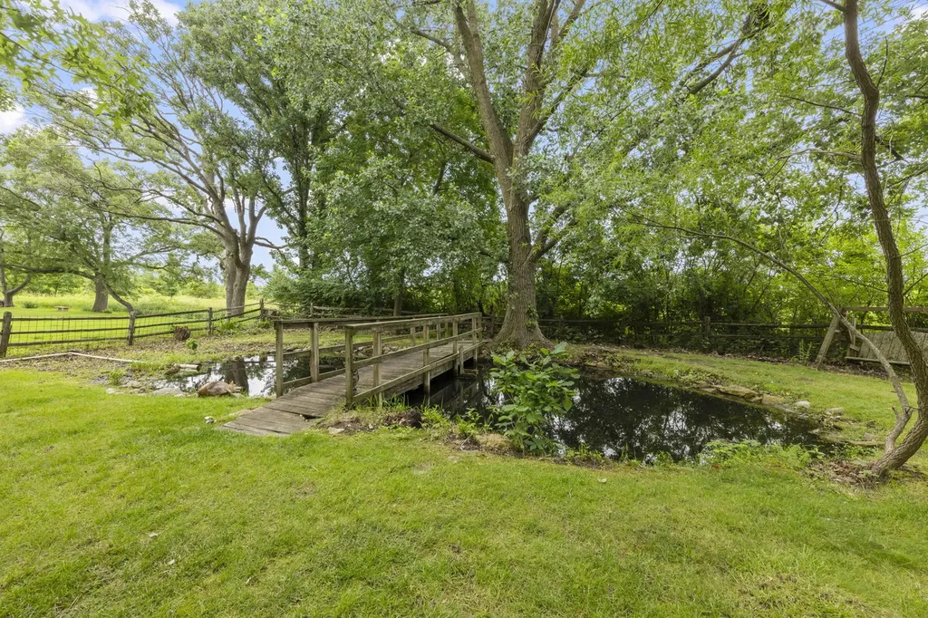 8S765 Singletree Lane Naperville IL 60565