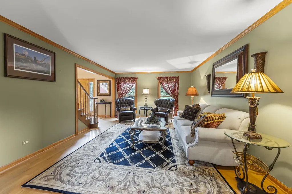 8S765 Singletree Lane Naperville IL 60565