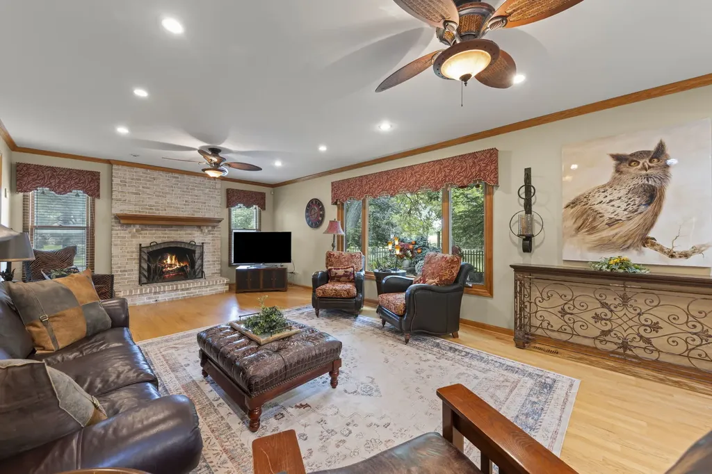 8S765 Singletree Lane Naperville IL 60565