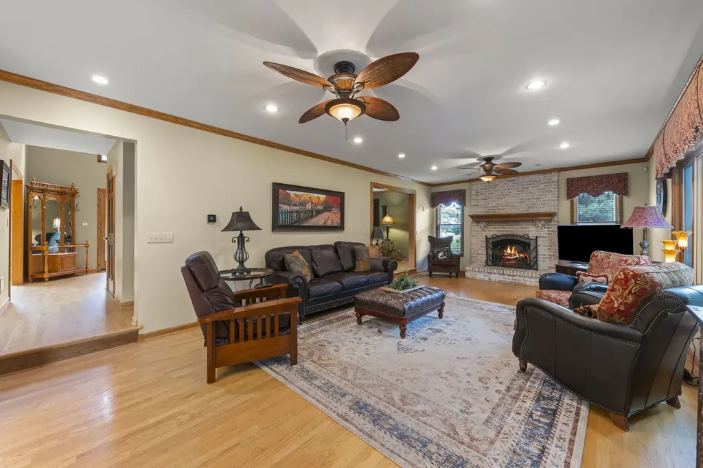 8S765 Singletree Lane Naperville IL 60565