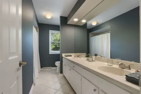1434 Woodhill Drive Northbrook IL 60062