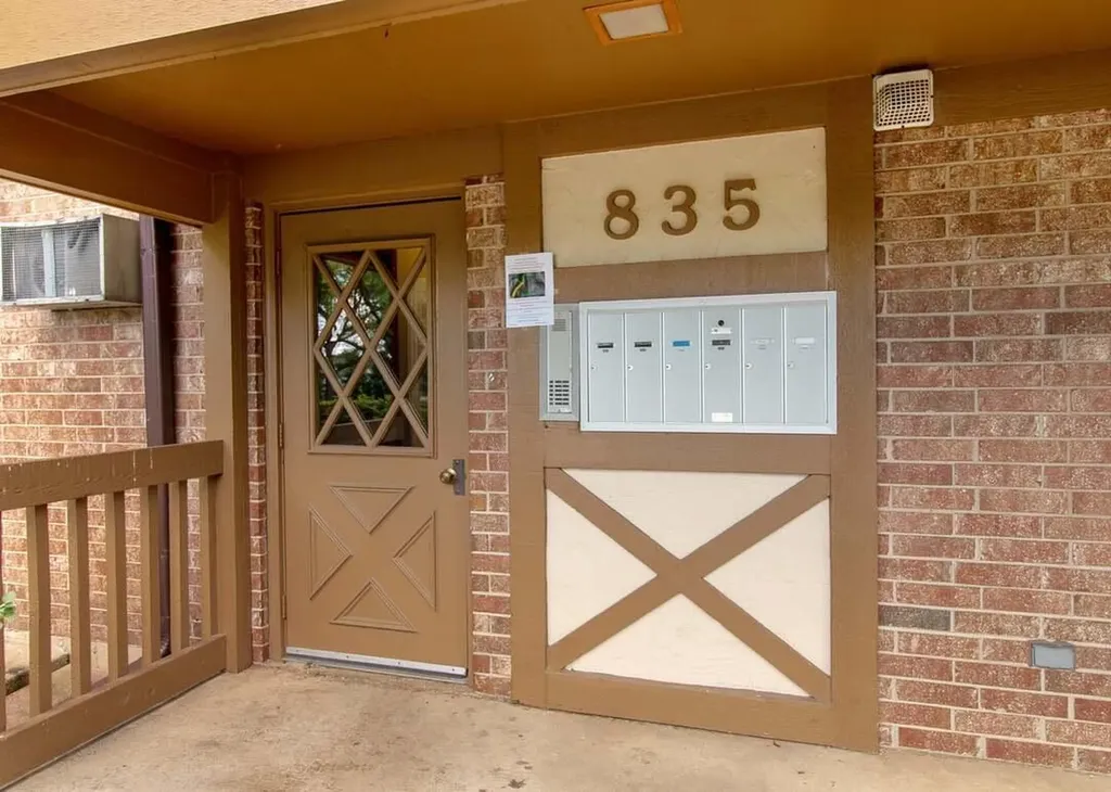 835 South Dwyer Avenue Arlington Heights IL 60005