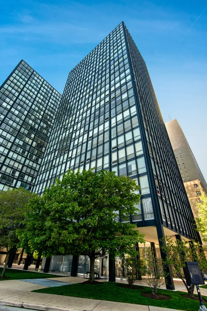 880 North Lake Shore Drive Chicago IL 60611