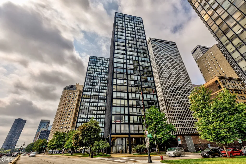 880 North Lake Shore Drive Chicago IL 60611