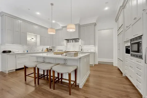 103 West Chestnut Street Chicago IL 60610