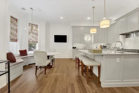 103 West Chestnut Street Chicago IL 60610