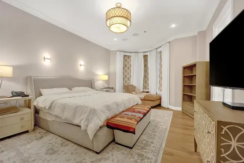 103 West Chestnut Street Chicago IL 60610