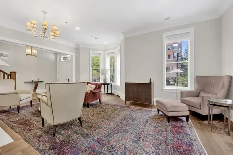 103 West Chestnut Street Chicago IL 60610