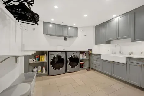 103 West Chestnut Street Chicago IL 60610