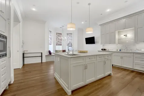 103 West Chestnut Street Chicago IL 60610