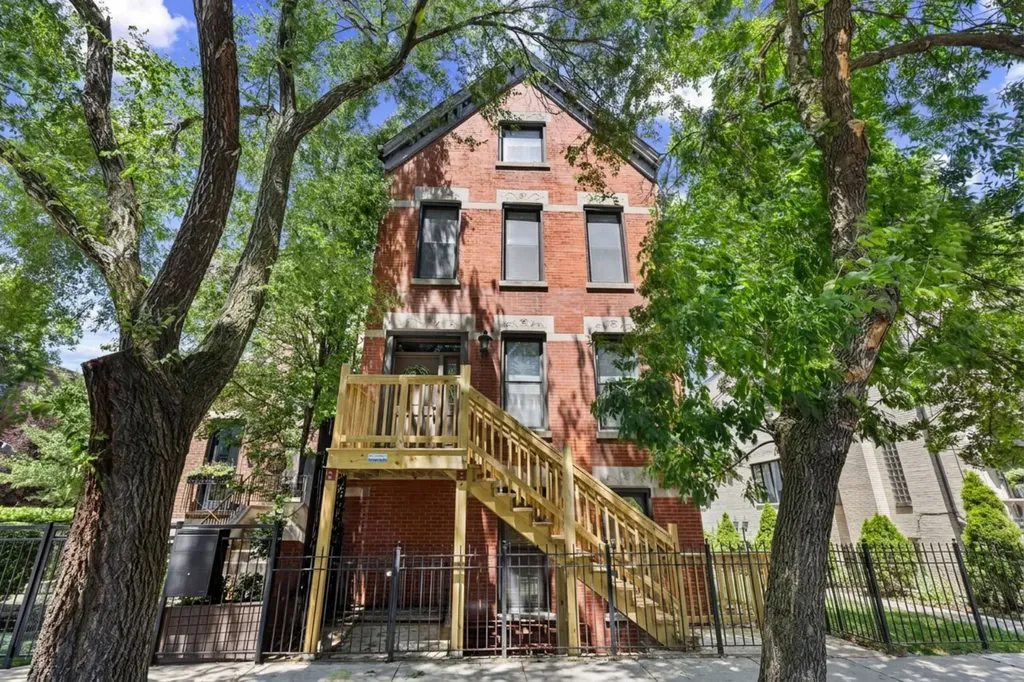 1920 West Dickens Avenue Chicago IL 60614