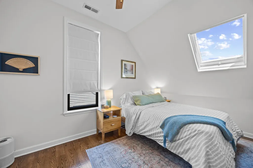 1920 West Dickens Avenue Chicago IL 60614