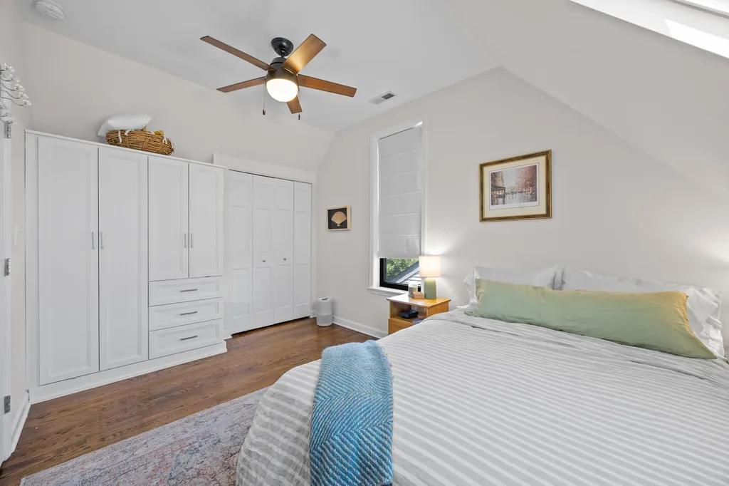 1920 West Dickens Avenue Chicago IL 60614