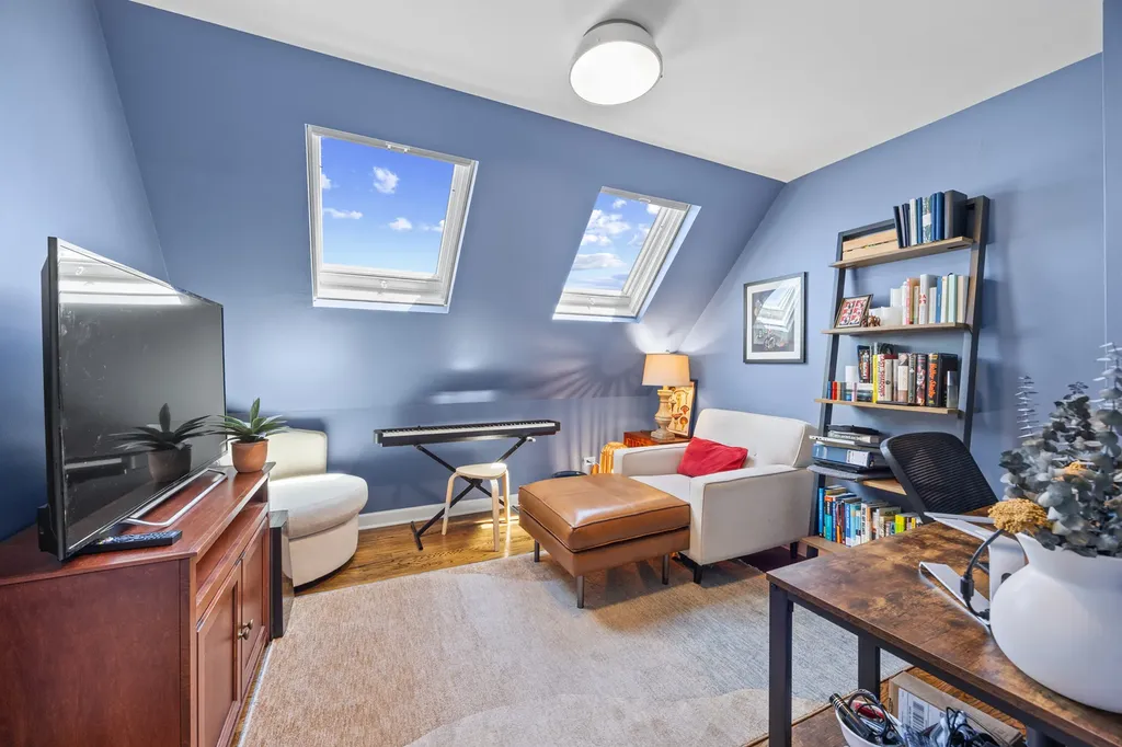 1920 West Dickens Avenue Chicago IL 60614
