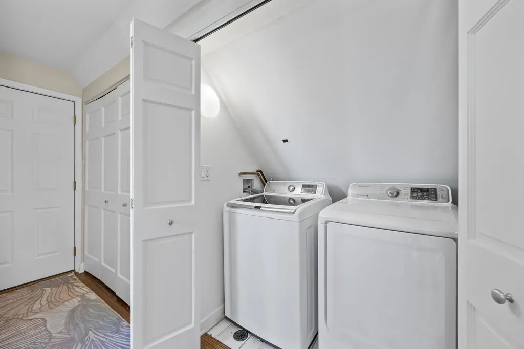 1920 West Dickens Avenue Chicago IL 60614