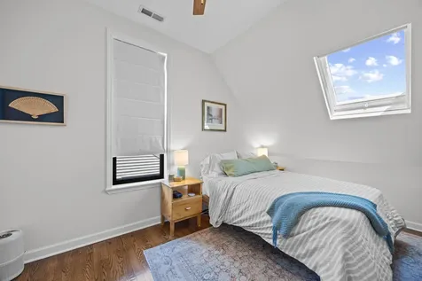 1920 West Dickens Avenue Chicago IL 60614