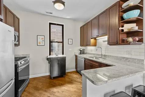 1920 West Dickens Avenue Chicago IL 60614