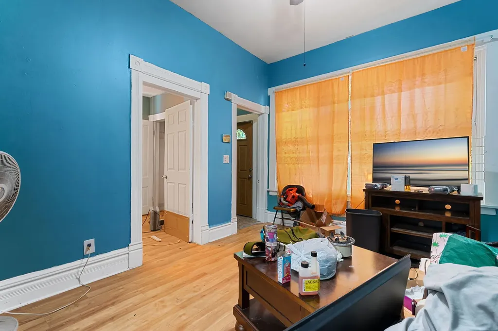 2922 East 78th Place Chicago IL 60649
