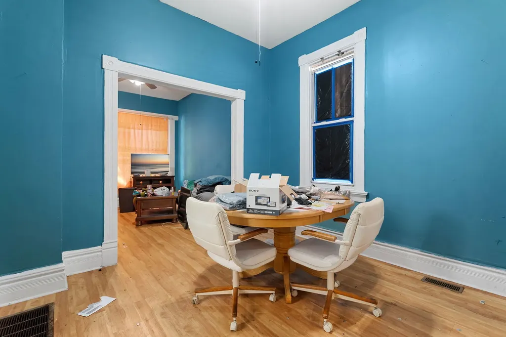 2922 East 78th Place Chicago IL 60649