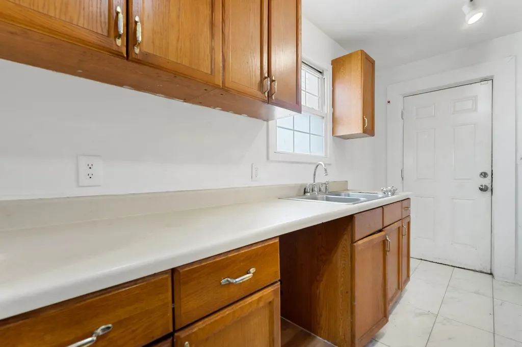 2922 East 78th Place Chicago IL 60649