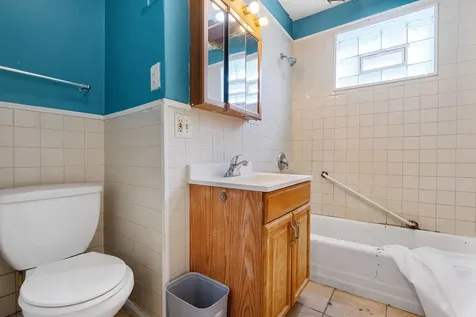 2922 East 78th Place Chicago IL 60649