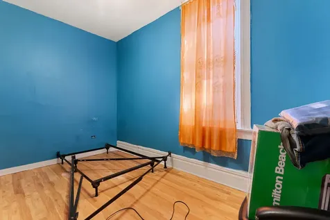 2922 East 78th Place Chicago IL 60649