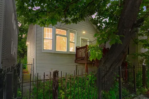 2922 East 78th Place Chicago IL 60649