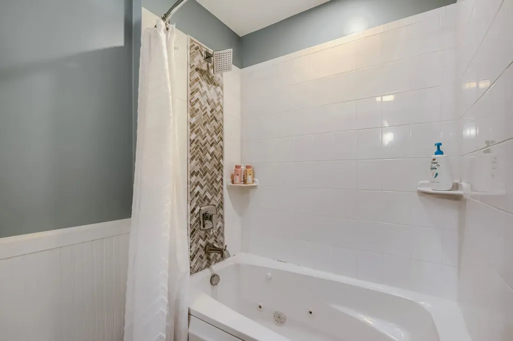 4647 North Kenmore Avenue Chicago IL 60640