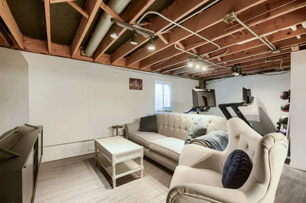 4647 North Kenmore Avenue Chicago IL 60640
