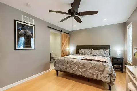 4647 North Kenmore Avenue Chicago IL 60640