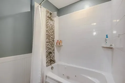 4647 North Kenmore Avenue Chicago IL 60640