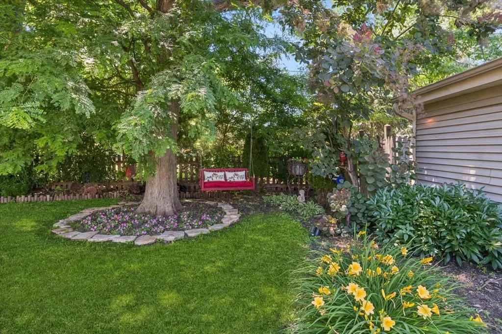 4532 Sherwood Avenue Downers Grove IL 60515
