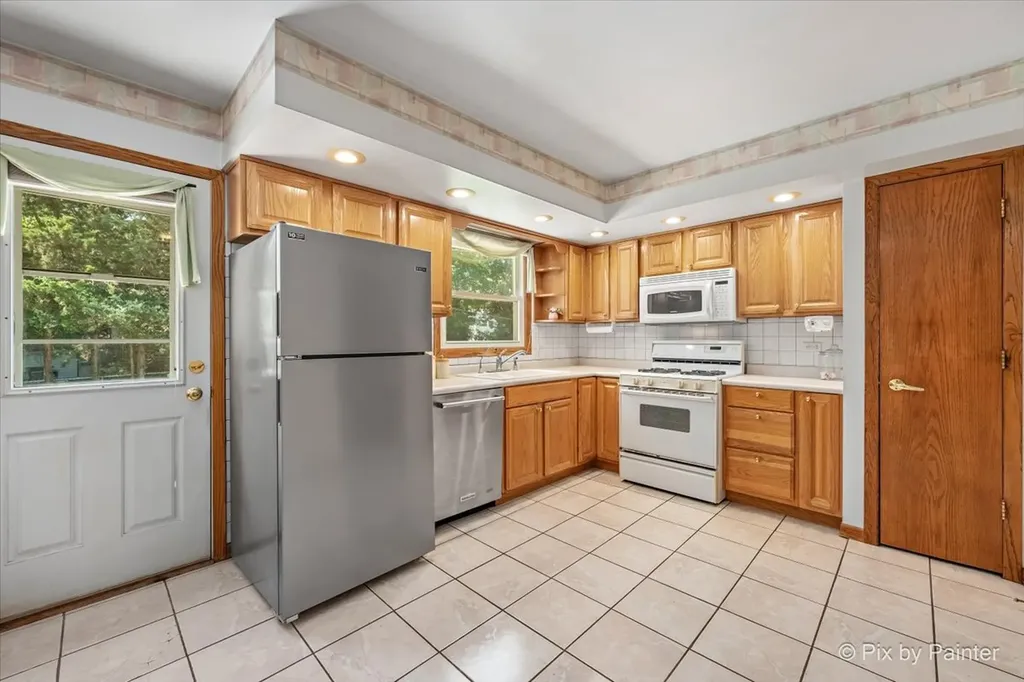 113 West Monterey Avenue Schaumburg IL 60193