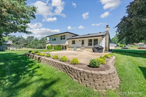 113 West Monterey Avenue Schaumburg IL 60193