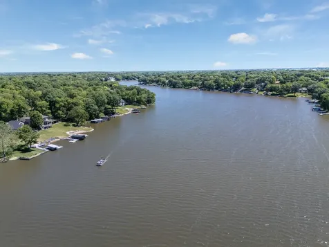 407 Holiday Drive Lake Holiday IL 60552