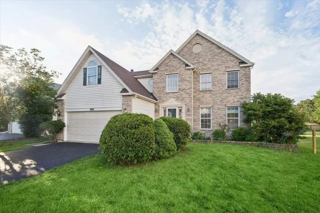 1888 Shoreline Court Romeoville IL 60446