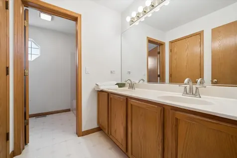 1888 Shoreline Court Romeoville IL 60446