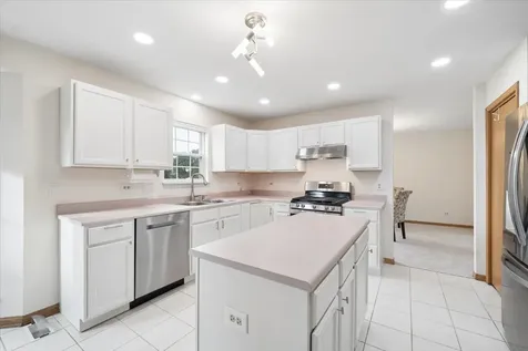 1888 Shoreline Court Romeoville IL 60446