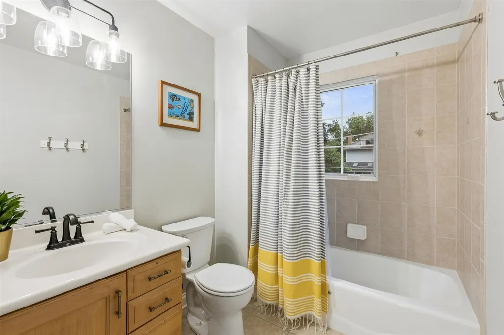 827 Birch Avenue Downers Grove IL 60515