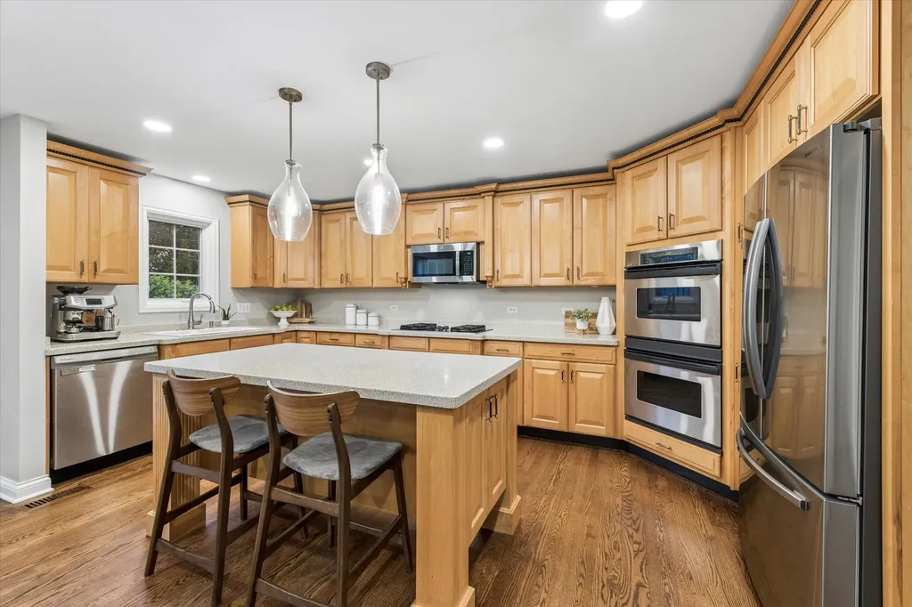 827 Birch Avenue Downers Grove IL 60515