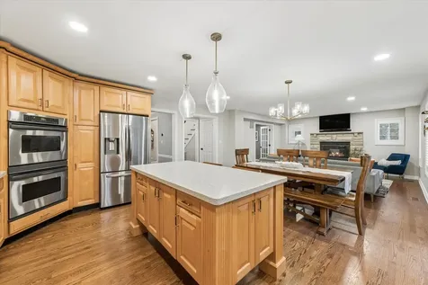 827 Birch Avenue Downers Grove IL 60515