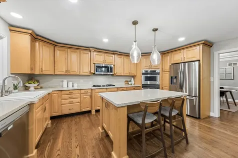 827 Birch Avenue Downers Grove IL 60515