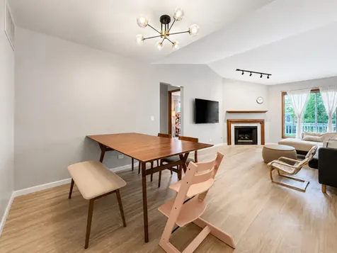 1891 Fox Run Drive Elk Grove Village IL 60007