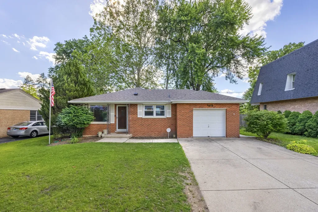 712 Spring Street Roselle IL 60172