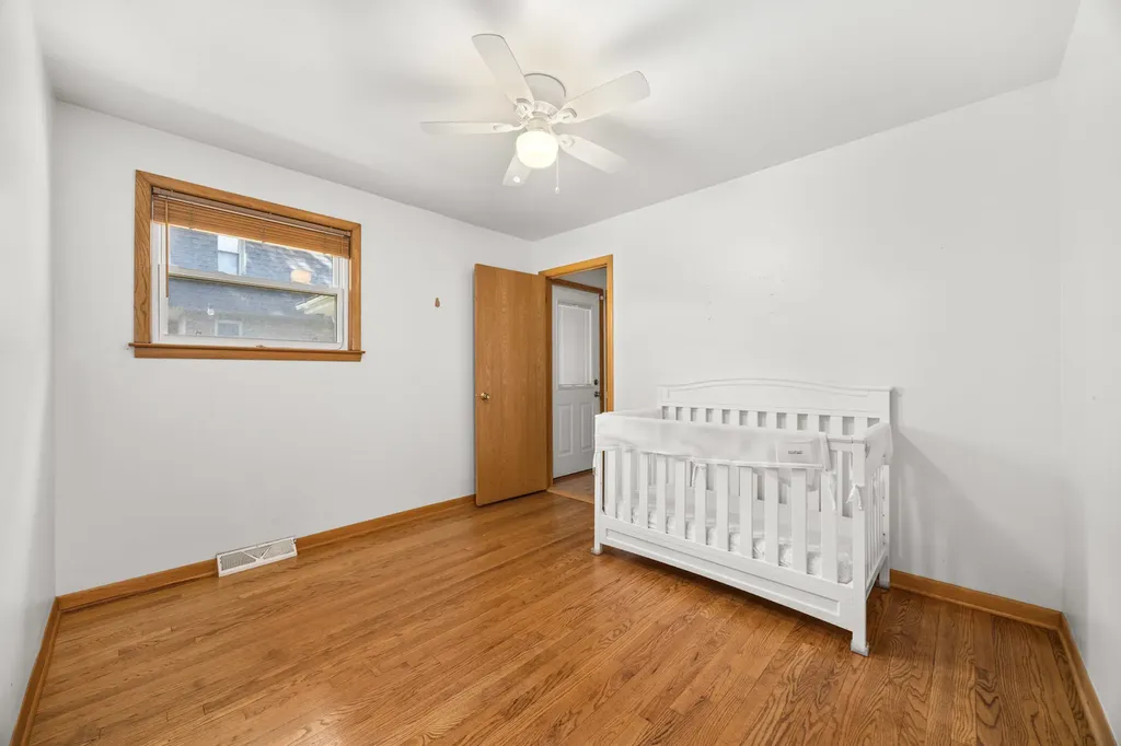 712 Spring Street Roselle IL 60172